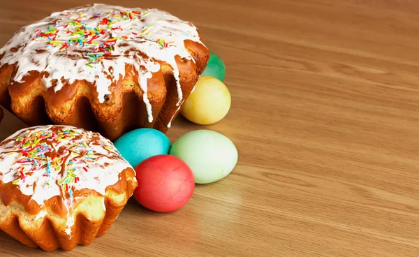 Wielkanocne ciasto i jaj — Zdjęcie stockowe