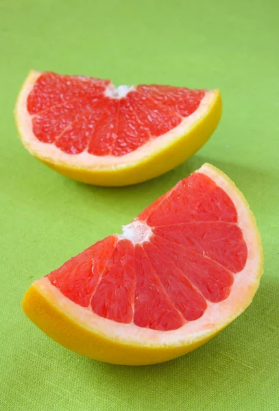 Hälfte der Grapefruit — Stockfoto