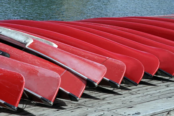 Canoas en el lago Louise — Foto de Stock