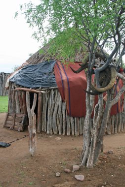 Himba Hut clipart