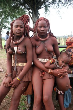 Himba kadınları