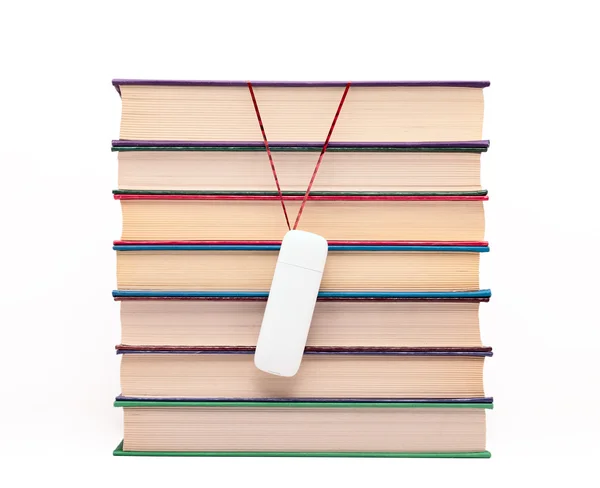 Books and flash drive. — Stock Photo, Image