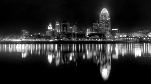 Preto e branco, Cincinnati Ohio — Fotografia de Stock