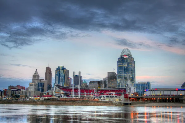 Cincinnati ohio skyline, ochtend, redactie — Stockfoto