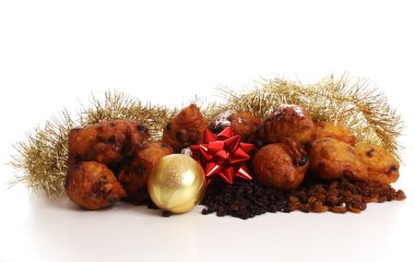 Hollandalı donuts oliebollen denir