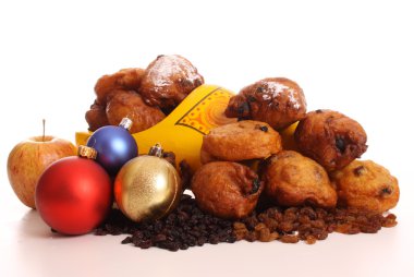 Hollandalı donuts oliebollen denir