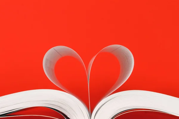 Boek met hart — Stockfoto