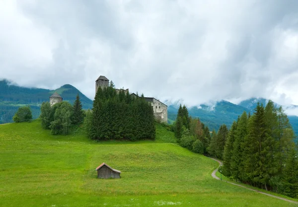 Estate vista montagna paese . — Foto Stock