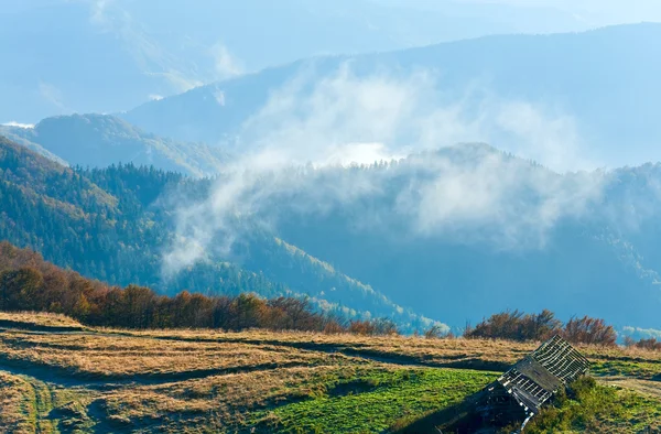 Ranní podzimní horská krajina — Stock fotografie