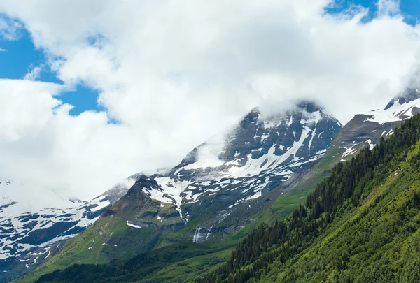 Alpy-letni widok (czerwiec ) — Zdjęcie stockowe