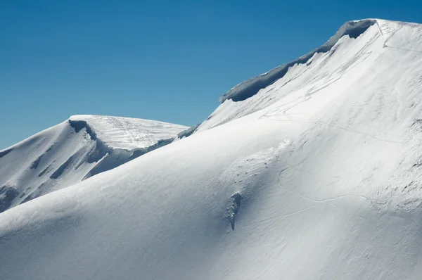 눈 덮인 산 — 스톡 사진