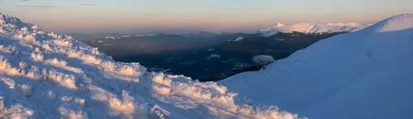 Crepúsculo panorama de montanha — Fotografia de Stock
