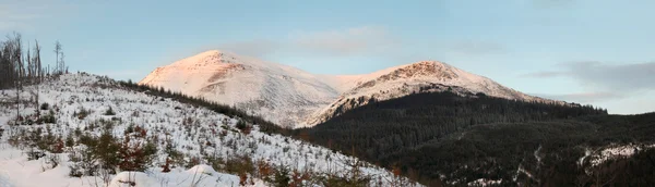 Daybreak mountain landscape — Stock Photo, Image