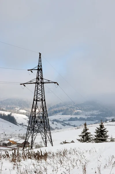 Dağ ve elektrik — Stok fotoğraf