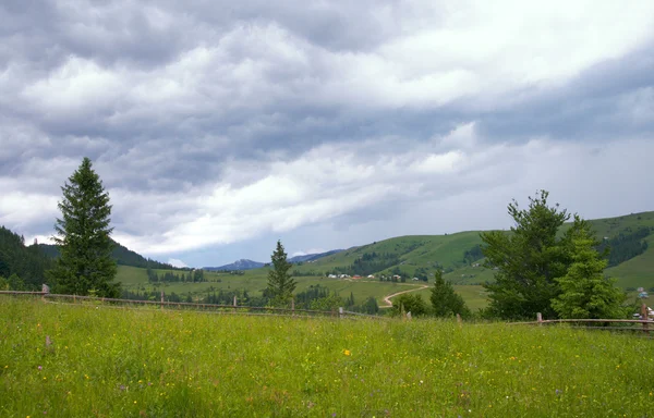 Villaggio di montagna — Foto Stock