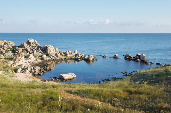 Rocky sea lagoon — Stock Photo, Image