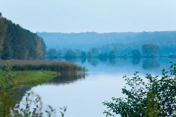 Autumn misty evening lake — Stock Photo, Image