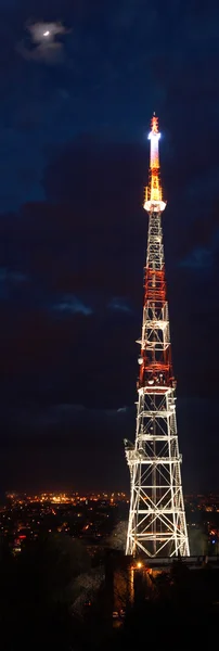 Nacht en toren — Stockfoto