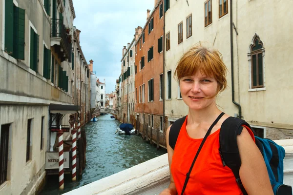 वेनिस में महिला पर्यटक — स्टॉक फ़ोटो, इमेज