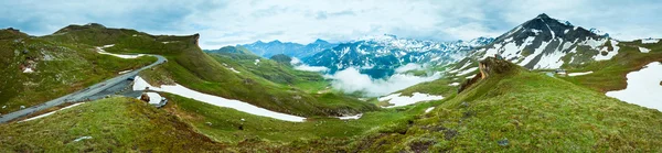 Летняя панорама Альп — стоковое фото