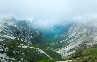 yaz puslu rifugio auronzo kayalar