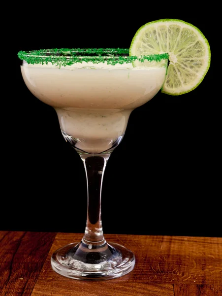 Cocktail em um bar — Fotografia de Stock