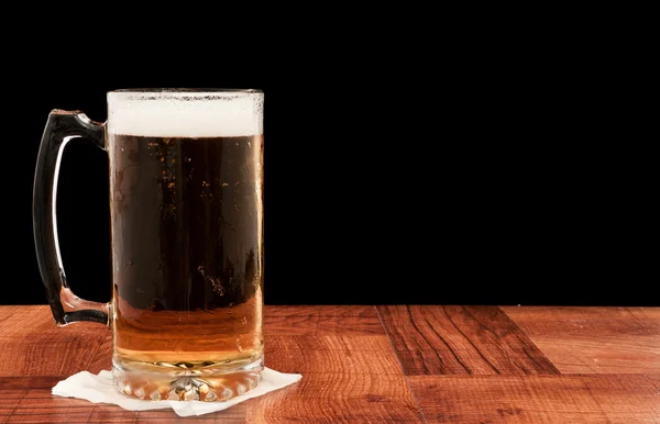 Lekkie piwo z beczki — Zdjęcie stockowe