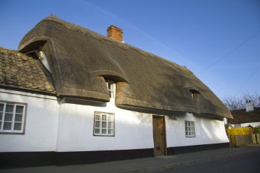 İngilizce thatched house