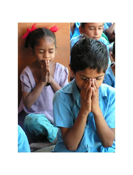 Modlitwa dla dzieci — Zdjęcie stockowe