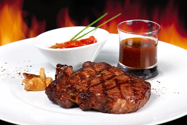 Steak grillé gastronomique — Photo
