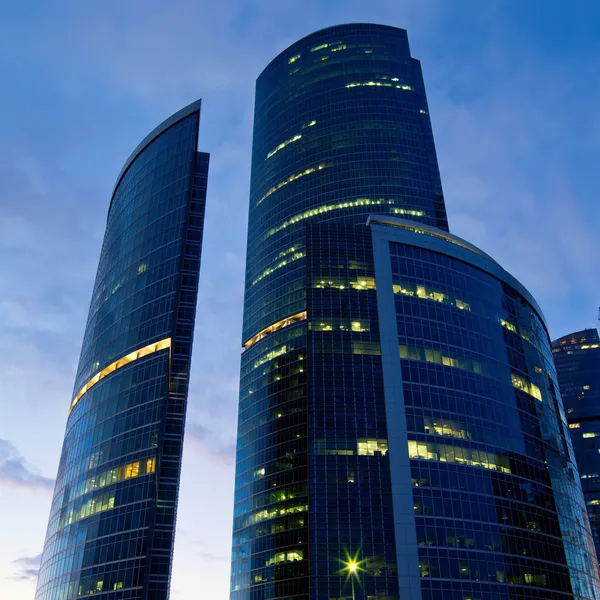 Międzynarodowe centrum biznesowe wieżowce (miasta) o zachodzie słońca — Zdjęcie stockowe
