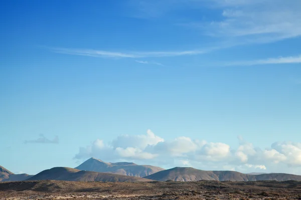 Severní části ostrova fuerteventura, pohled přes písečné duny Corralejo směrem k — Stock fotografie