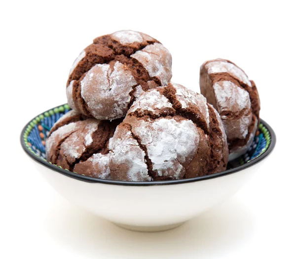 Biscoitos de chocolate caseiros em uma tigela pequena — Fotografia de Stock