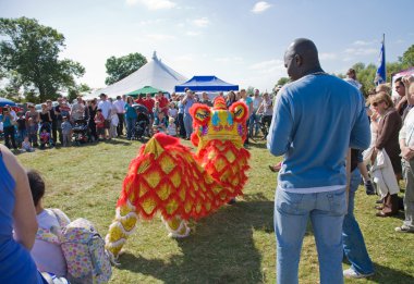 Fen ditton, cambridge, İngiltere - Eyl. 12: dansçılar gerçekleştirmek sadaka