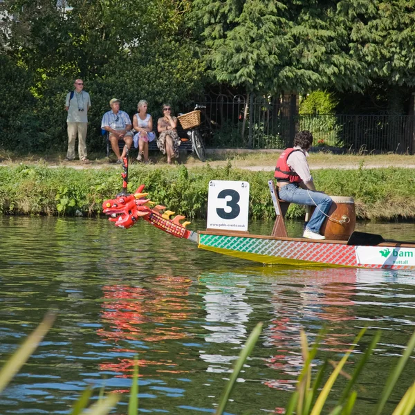 FEN DITTON, CAMBRIDGE, UK - SEPT. 12: Team moves to a starting p — Stock Photo, Image