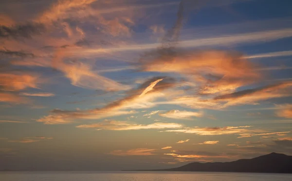 海、ランサローテ島、カナリア諸島の熱帯の夕日 — ストック写真