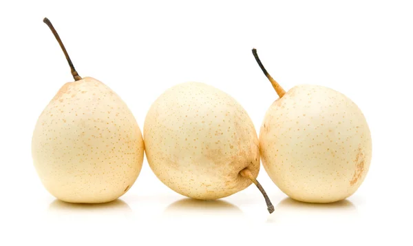 Chinese witte peren (Duck Pear; Ya Pear); geïsoleerd op wit — Stockfoto