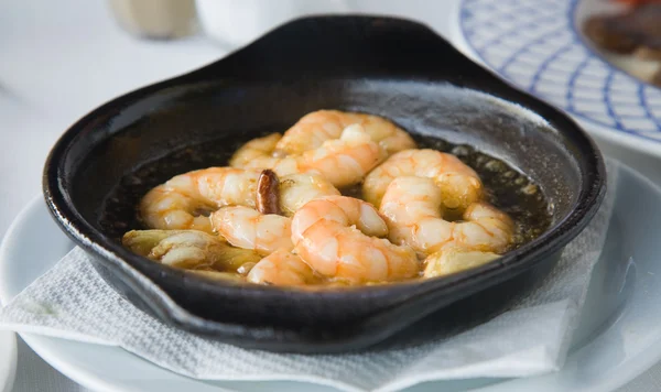 Garlic shrimp tapa — Stock Photo, Image