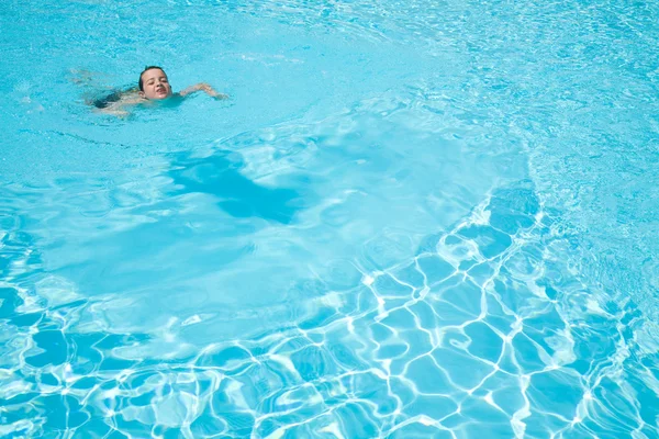 Beautiful snimming pool background — Stock Photo, Image