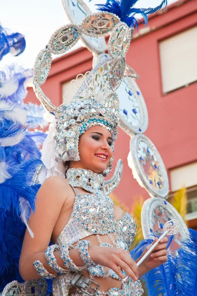 Puerto del rosario, Spanje - 25 februari: jonge vrouw, "Carnaval — Stockfoto