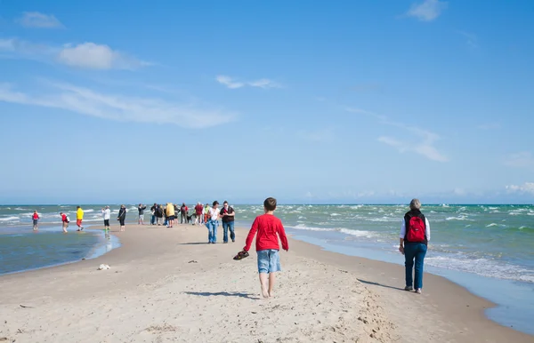 GRENEN, DENMARK - AUGUST 26: Tourists walk up to the end of Gren — Stock Photo, Image
