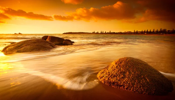 Sol matizado praia — Fotografia de Stock