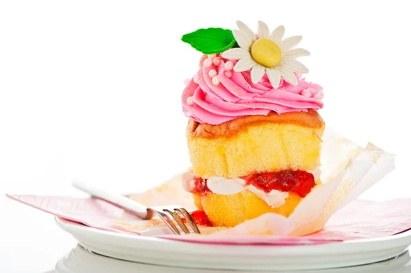 Een twee laag cupcake met roze en witte botterroom suiker bloem — Stockfoto