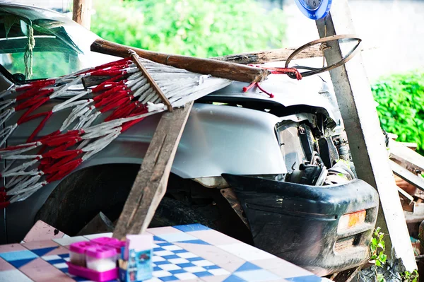 Autounfall, weil der Fahrer sehr müde war — Stockfoto