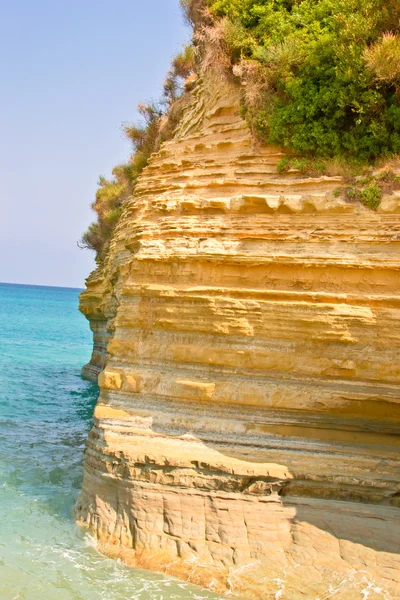 Sidari baai zeegezicht in de zomer, eiland corfu, Griekenland — Stockfoto