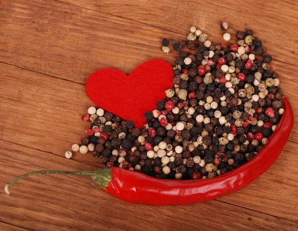 Heart symbol with chilli pepper — Stock Photo, Image