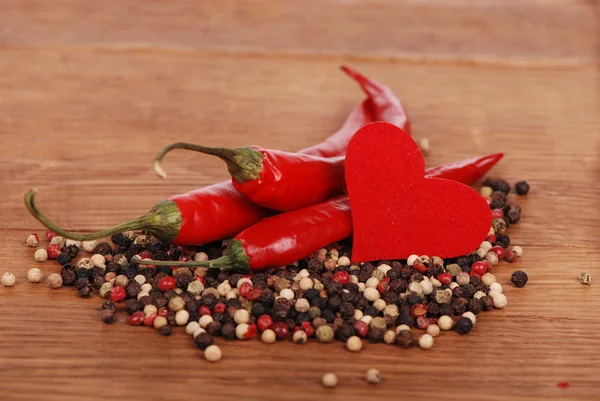 Heart symbol with chilli pepper — Stock Photo, Image