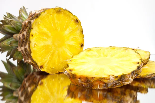 Skivade?? ananas — Stockfoto