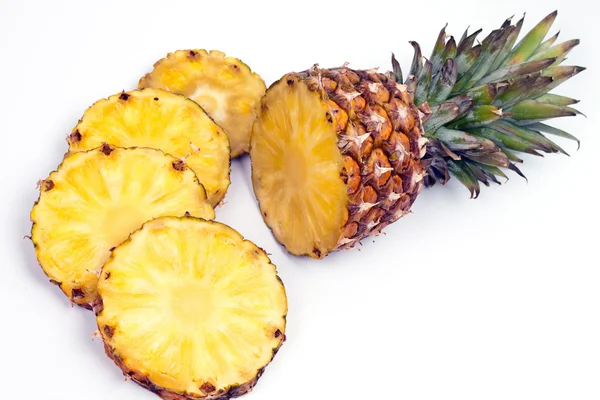Gesneden?? ananas — Stockfoto
