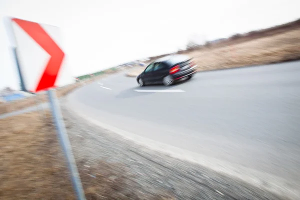 Rating kavramı: keskin ile hızlı bir araba araba açmak — Stok fotoğraf
